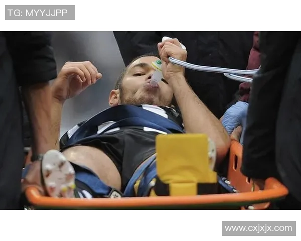 深圳断腿足球明星的励志故事与不屈精神揭秘