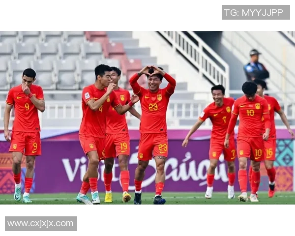 中国足球奋力拼搏冲击世界杯梦想全力以赴迎接挑战展现国足新风貌